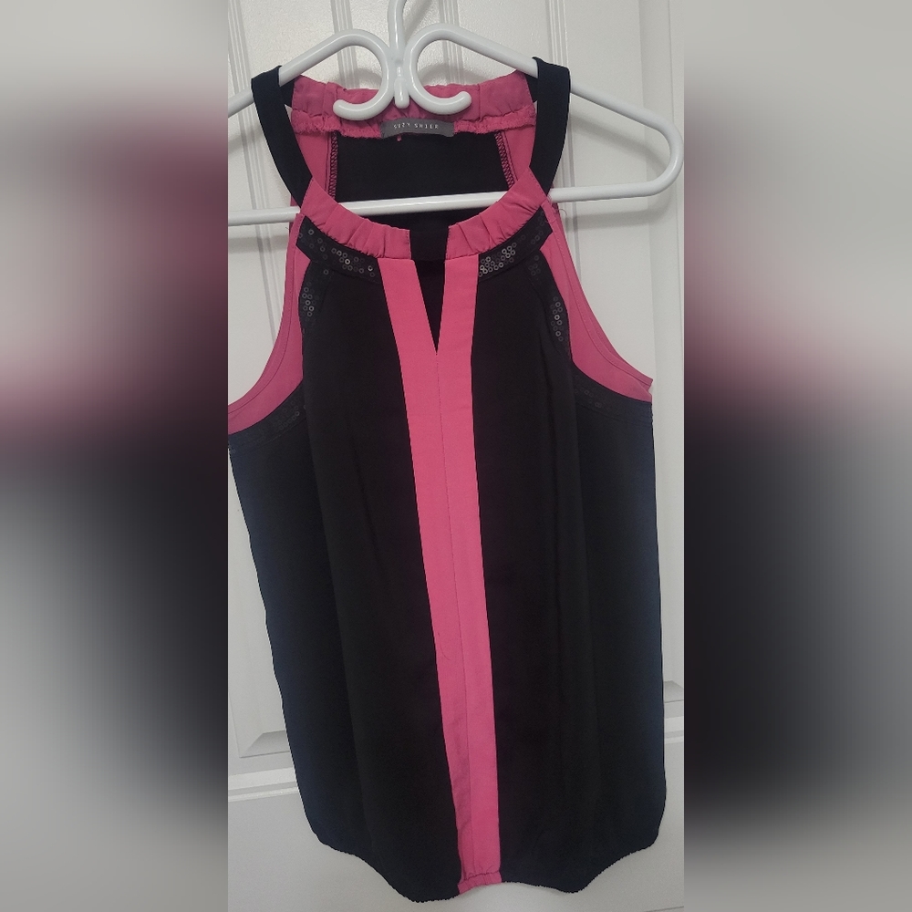 Suzy Sheir Black and pink blouse